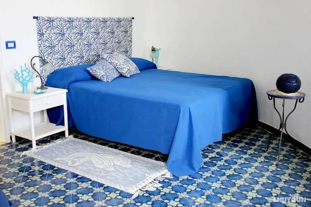 Exclusive Villa with Private Swimming Pool and Dock - Öne Çıkan Resim