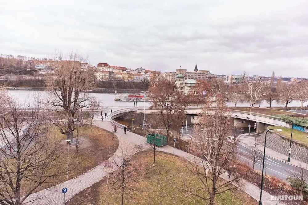Exclusive Riverside Apartment In Heart Of Prague - Dış Mekan