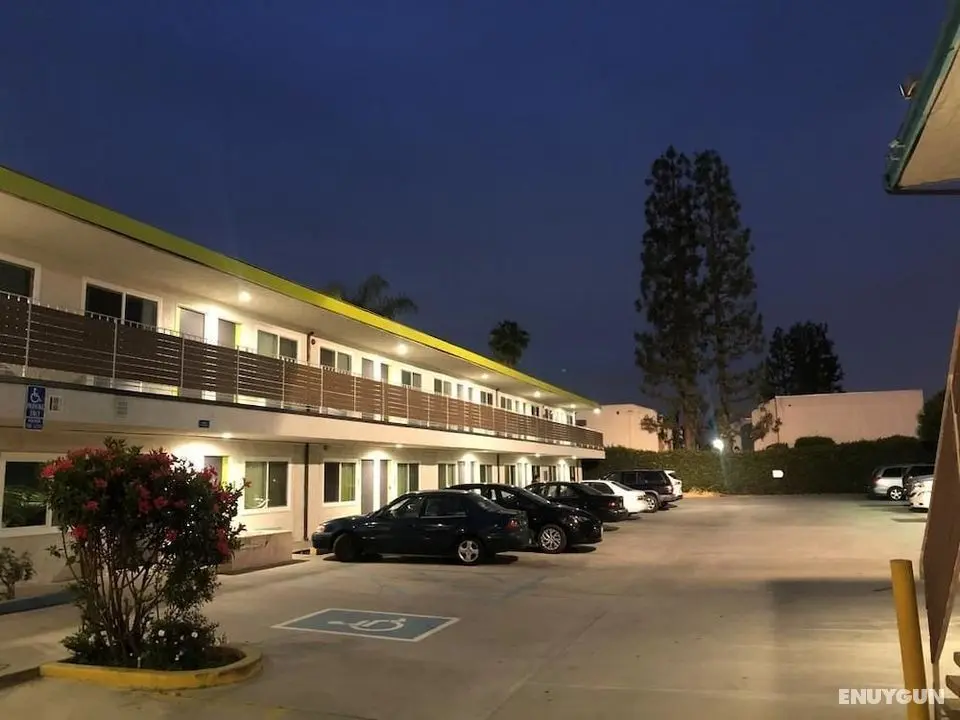 Exclusivo Inn & Suites - Dış Mekan