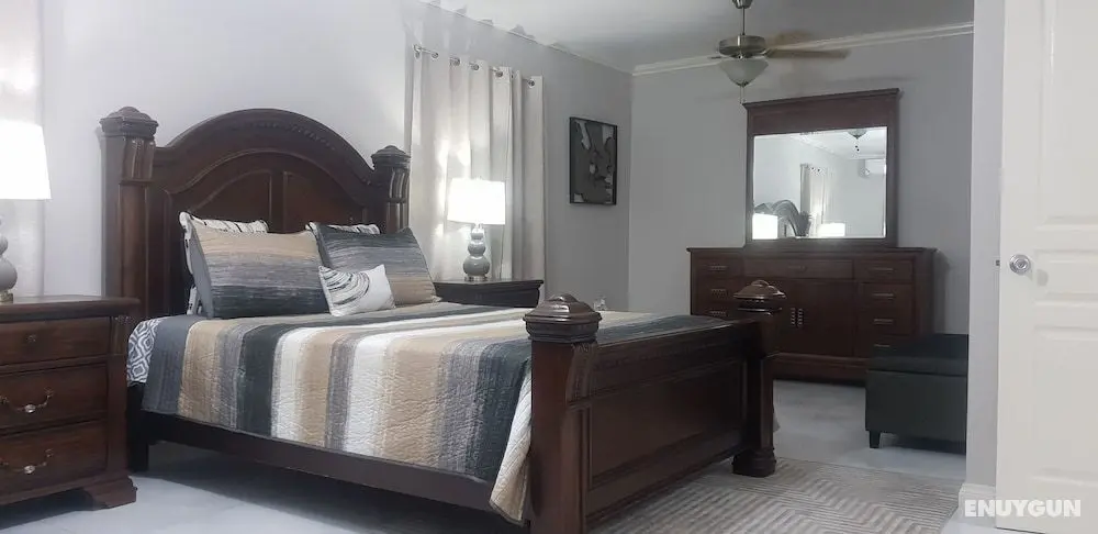 Executive Suits at Winchester Estate - Öne Çıkan Resim