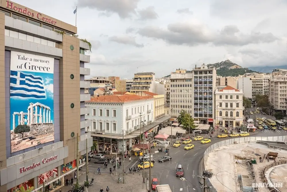 Explore the Art Side Of Omonia - Dış Mekan