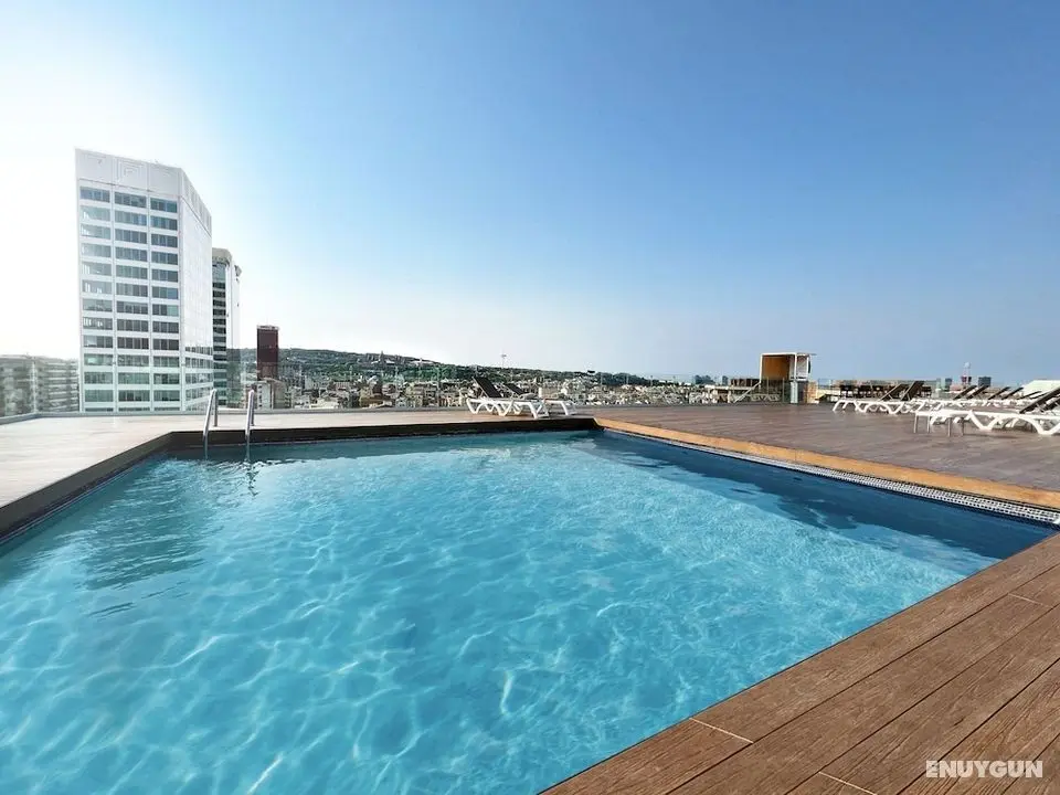 Expo Hotel Barcelona - Havuz