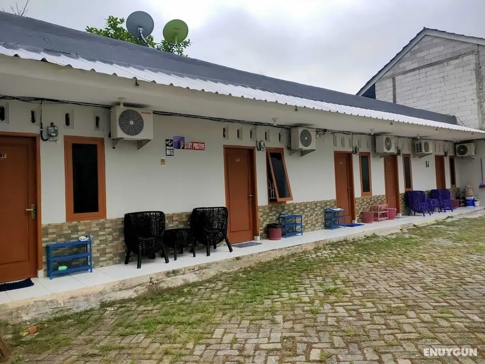 EXPRESS O 91277 Atiq Homestay Syariah - Dış Mekan