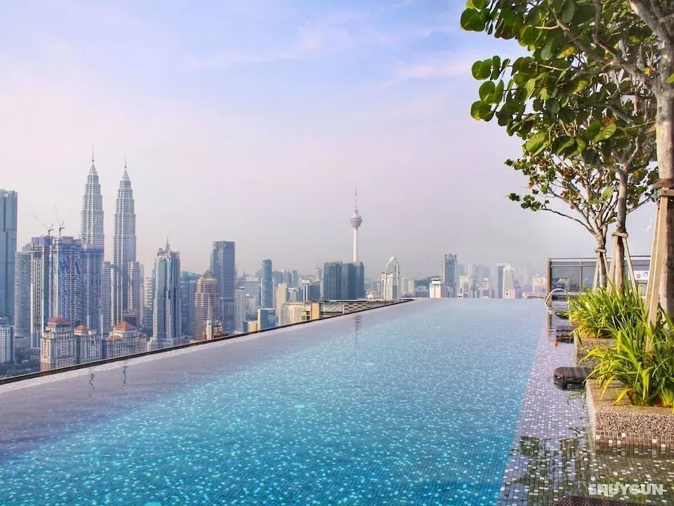 Expressionz Professional Suites by Luxurious Lifestyle Living - Havuz