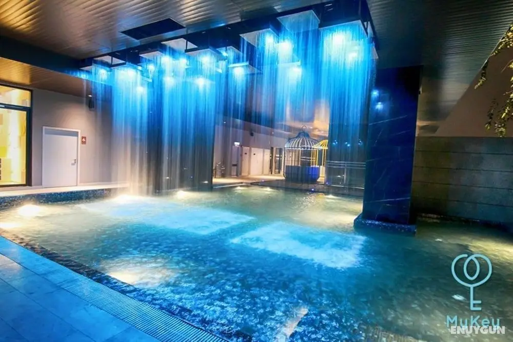 Expressionz Professional Suites by MyKey Global - Öne Çıkan Resim