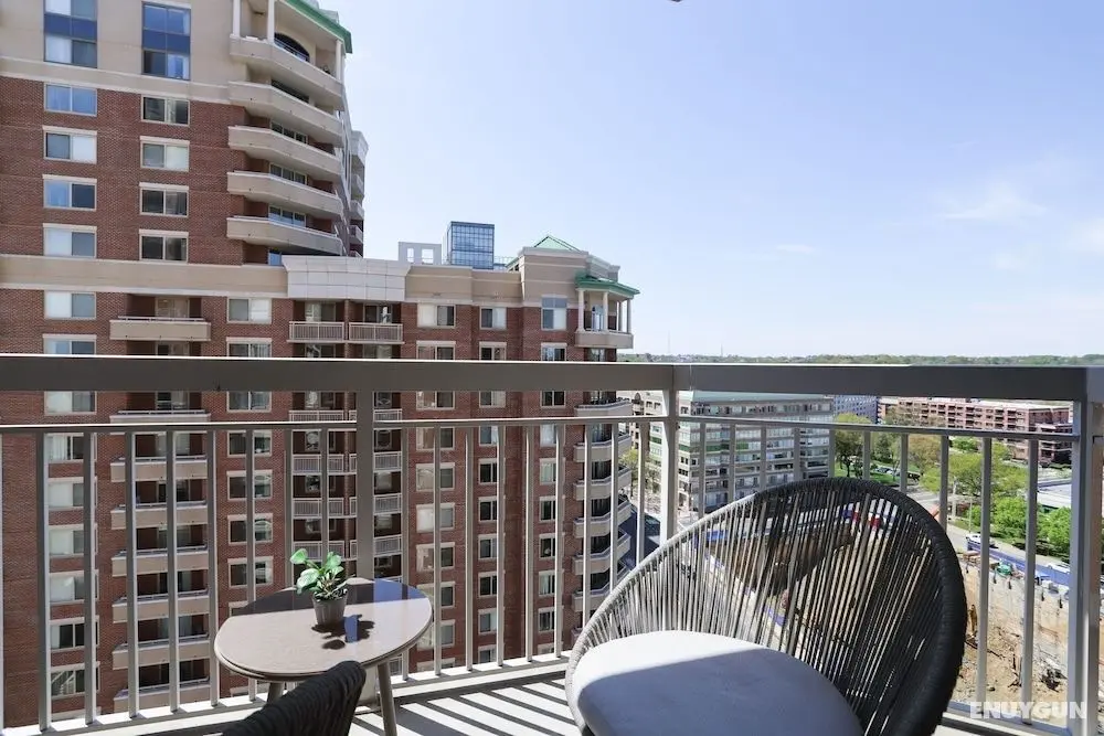 Exquisite 1 Bedroom Condo at Ballston - Oda Düzeni