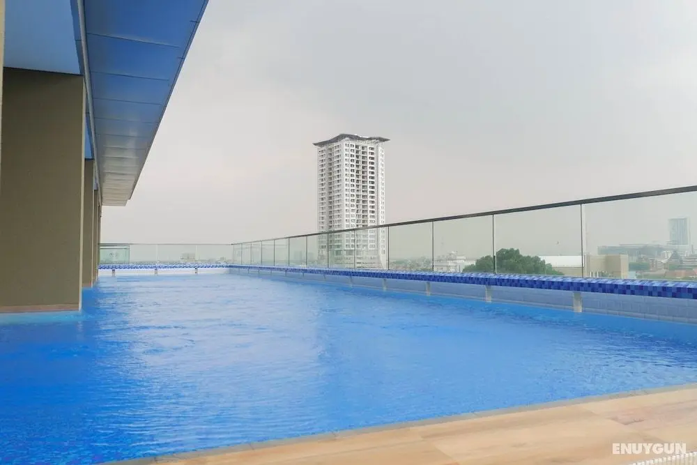Exquisite 1BR at Praxis Apartment - Havuz