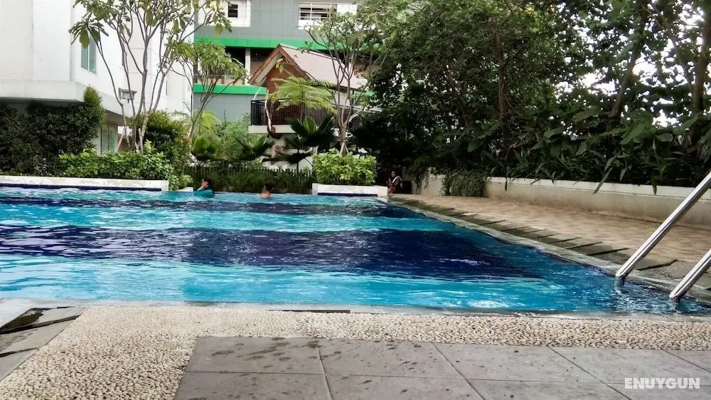 Exquisite Bassura City Apartment near Shopping Mall - Havuz