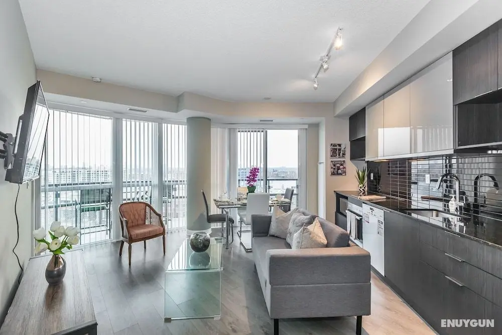 Exquisite Luxury 1 Bedroom + Den With Parking - Öne Çıkan Resim