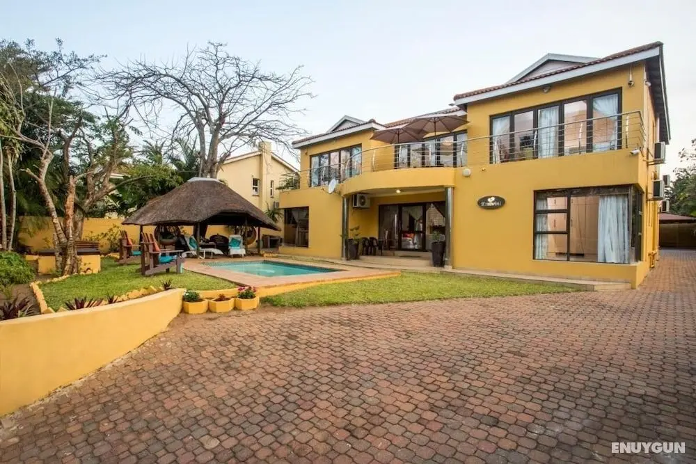 Ezulwini Guest House - Queen Room With Balcony for 2 Guests in Ballito - Havuz