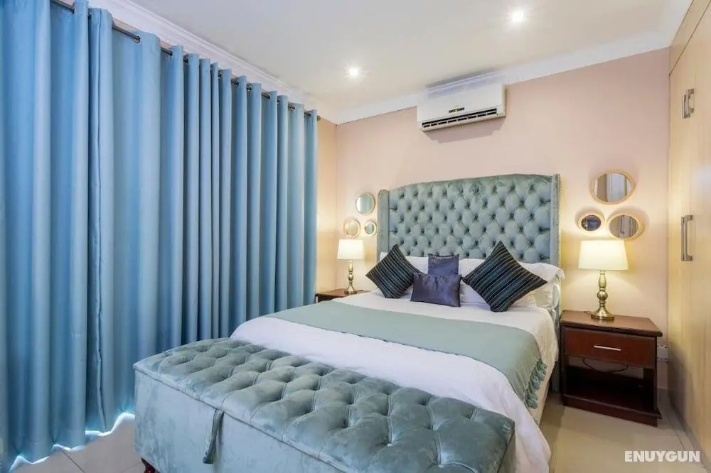 Ezulwini Guest House - Standard Double Room With Balcony Pool View, 2 Guests - Öne Çıkan Resim