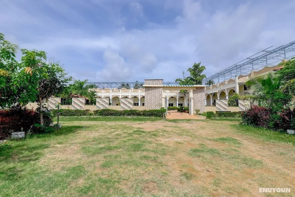 Ezzenza Royal Garden Brindavan Resort - Öne Çıkan Resim