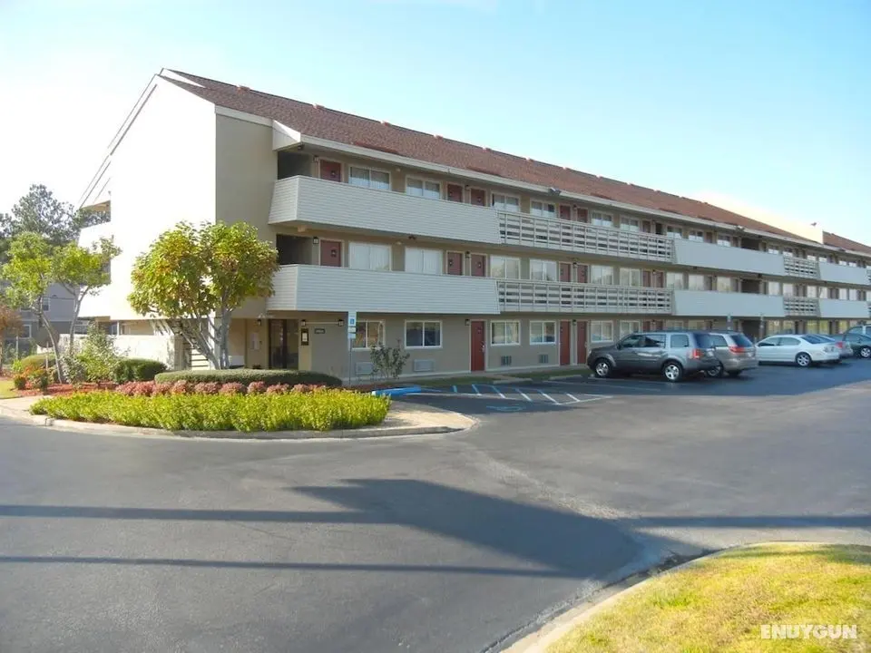 Fair View Inn & Suites - Dış Mekan