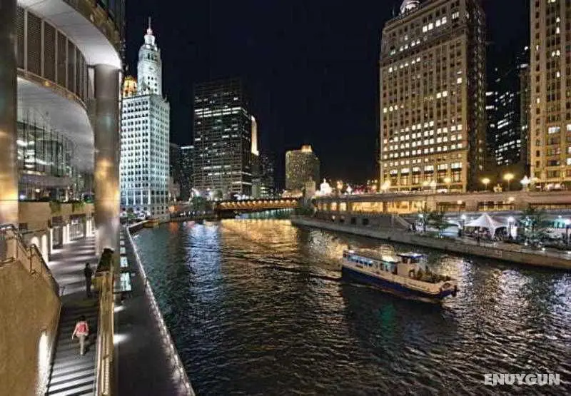 Fairfield Inn &Suites Chicago Downtown/River North - Genel