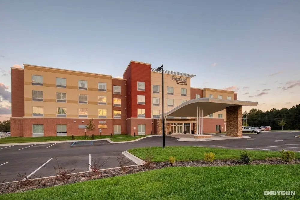 Fairfield Inn & Suites by Marriott Charlotte Belmont - Dış Mekan