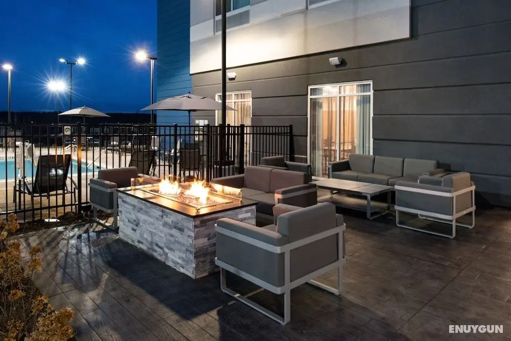 Fairfield Inn & Suites by Marriott Charlotte University Research Park - Dış Mekan