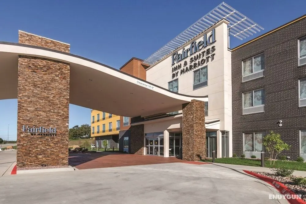 Fairfield Inn & Suites by Marriott Kansas City Shawnee - Dış Mekan