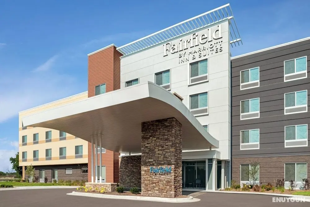 Fairfield Inn & Suites by Marriott Milwaukee West - Dış Mekan