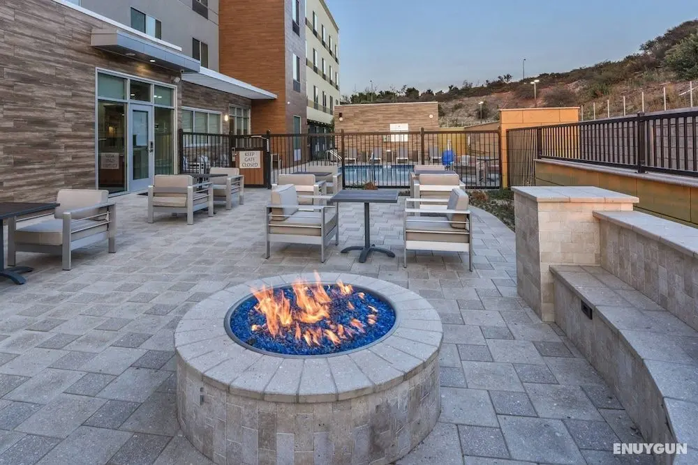 Fairfield Inn & Suites by Marriott Moorpark Ventura County - Misafir Tesisleri ve Hizmetleri