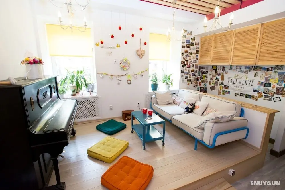 Fall in love hotel - Öne Çıkan Resim
