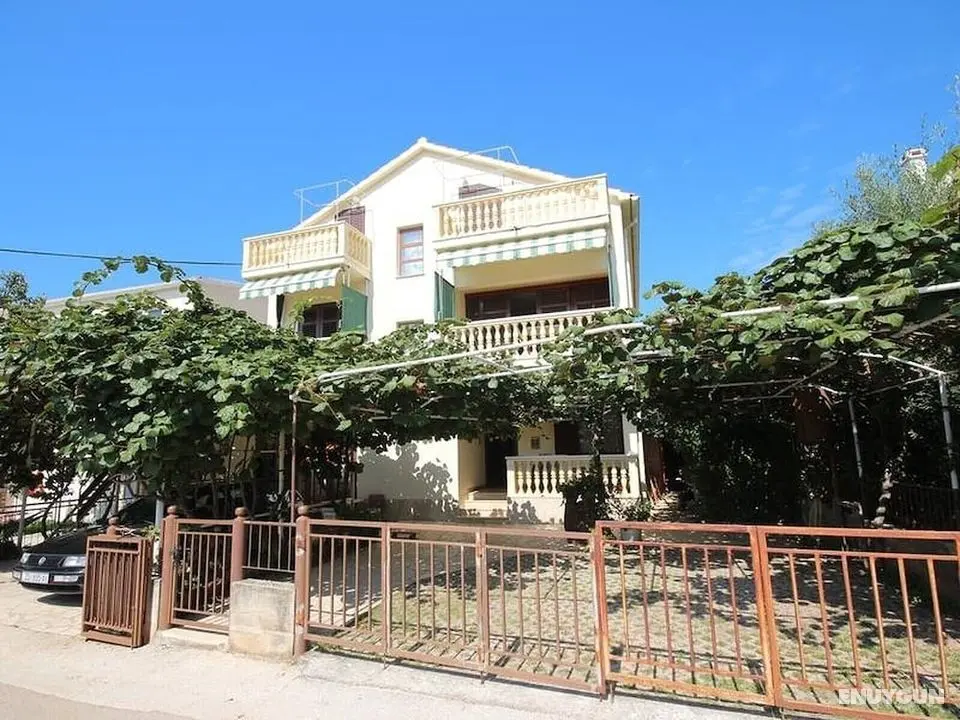 Family Ground Floor Apartment, Close to the Beach - Dış Mekan