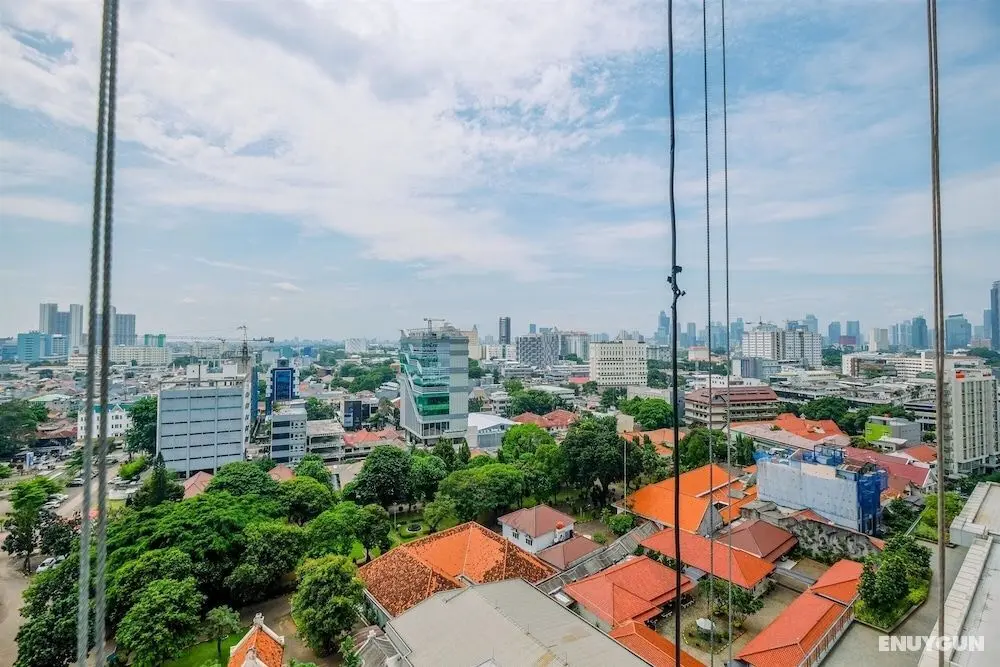Fancy and Comfy Studio at Menteng Park Apartment - Dış Mekan