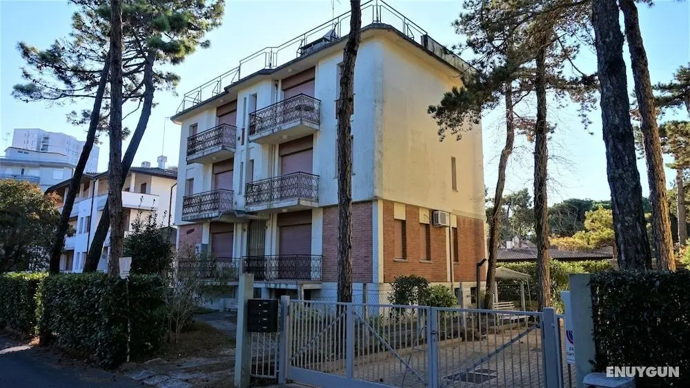 Fantastic Flat in a Quiet Villa With Terrace in Lignano Pineta by Beahostrentals - Dış Mekan