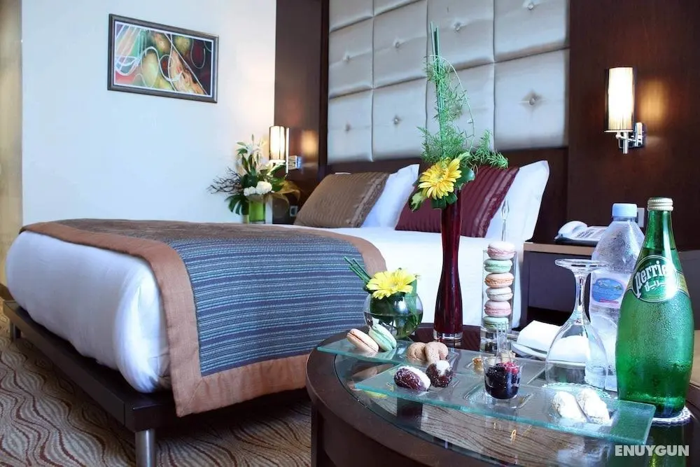 Farah Casablanca - Öne Çıkan Resim