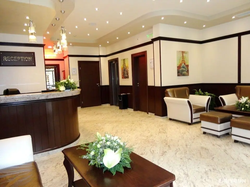 Hotel Favorit - Lobi