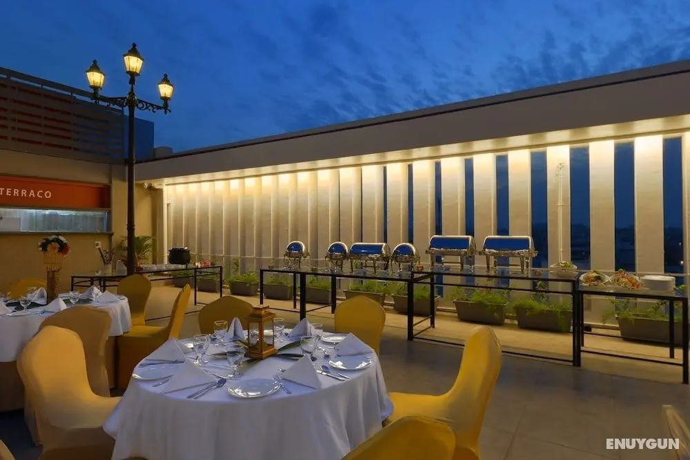 The Fern - An Ecotel Hotel, Vadodara - Yerinde Yemek