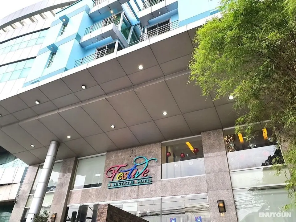 Festive Hotel - Öne Çıkan Resim