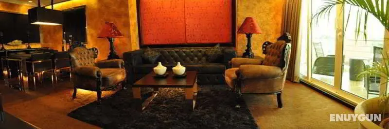 Fields Plaza Suites - Lobi