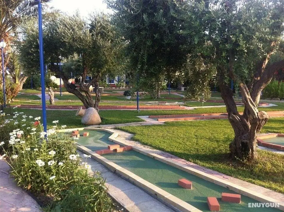 Filoxenia Hotel Apartments - Genel