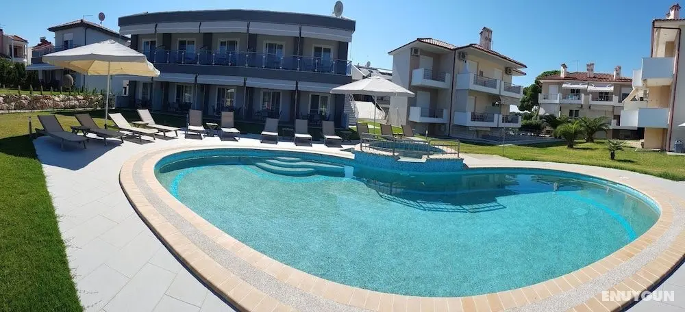 Finikas Garden Beach Resort Nikiti - Öne Çıkan Resim