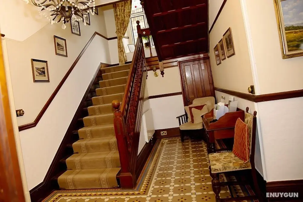 Fir Trees Guest House - Lobi