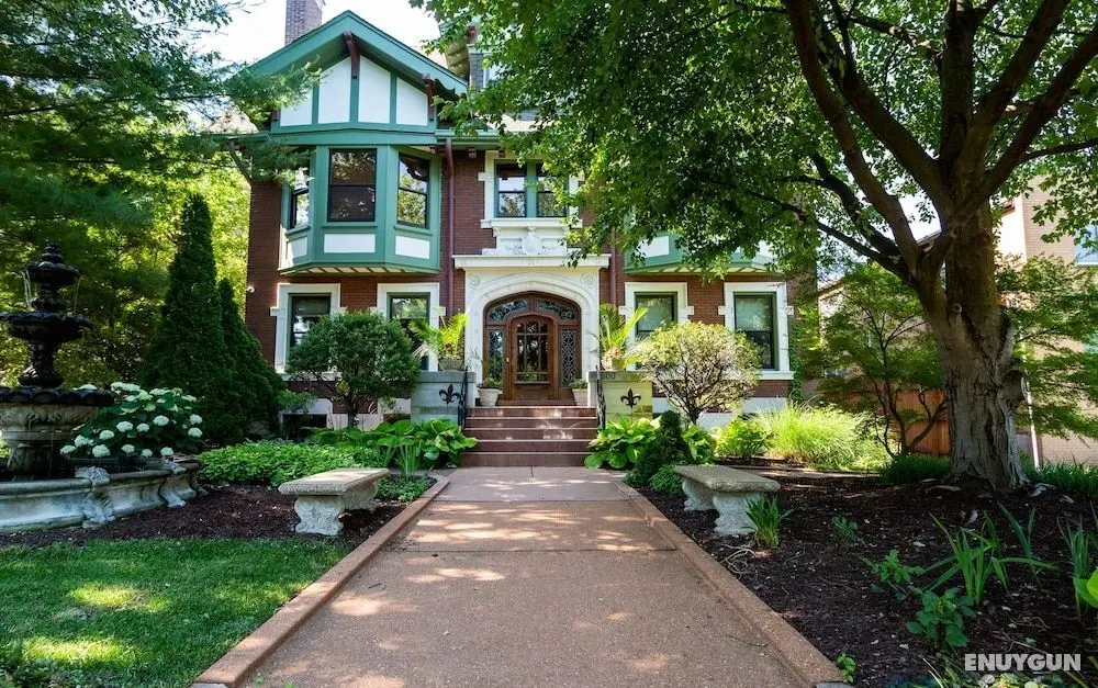 Fleur-de-Lys Mansion - Öne Çıkan Resim