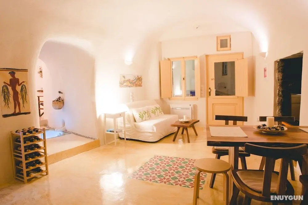 Flora's House - Öne Çıkan Resim