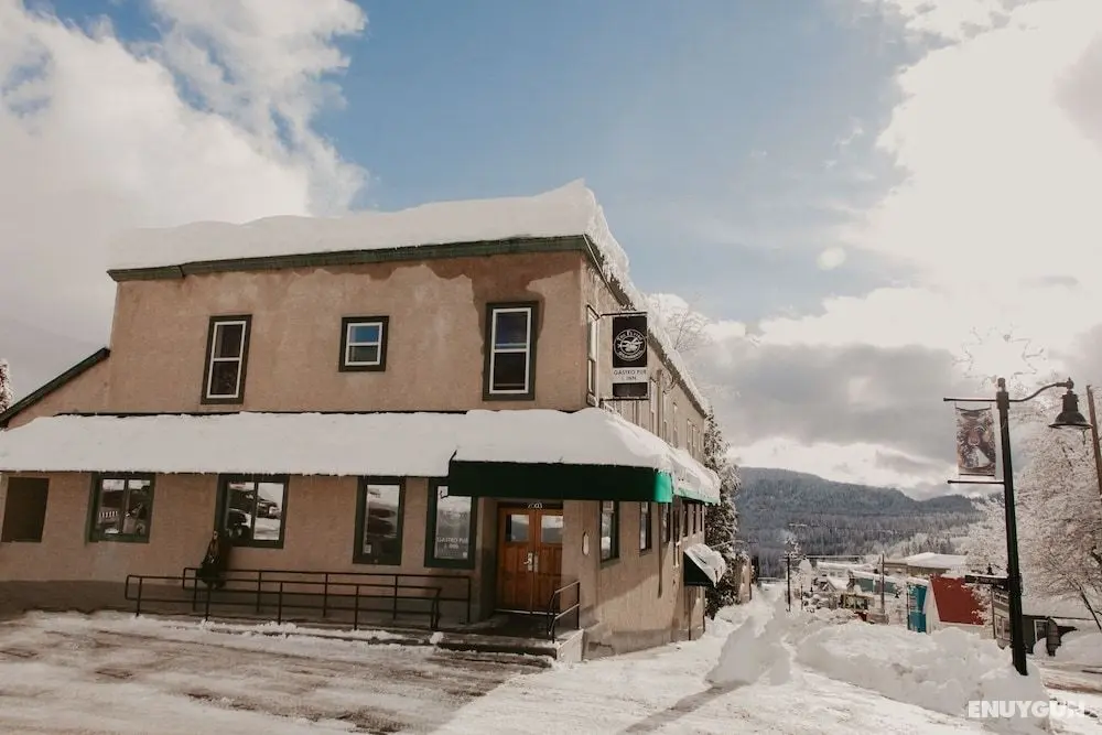 The Flying Steamshovel Inn - Dış Mekan