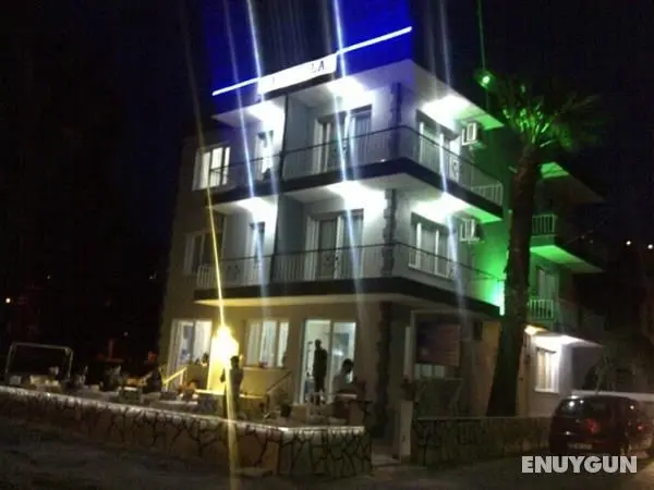 Foça Palas Pansiyon - Dış Mekan