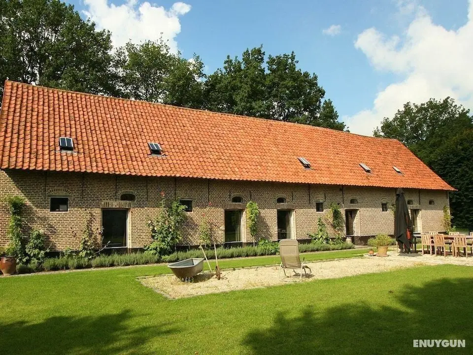 Former Stables, Converted Into a Beautiful Rural Holiday Home With a Common Sauna and Swimming Pool - Öne Çıkan Resim