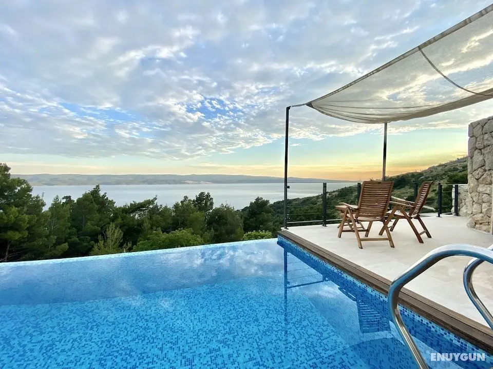 Villa Forte- the Exclusive Private Villa With Amazing sea View Located in Mimice - Havuz