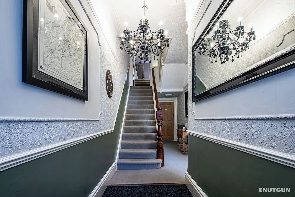 Fountains Guest House - Lobi