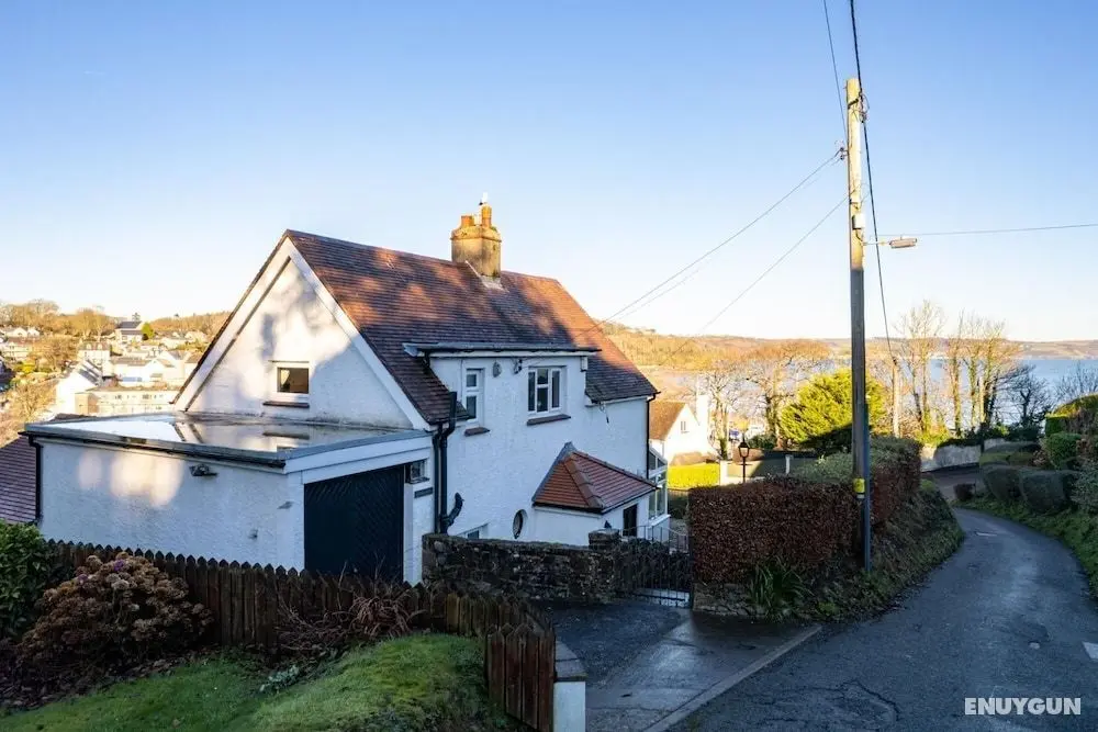 Four Oaks - Sea Views Parking Enclosed Garden Dog Friendly - Oda
