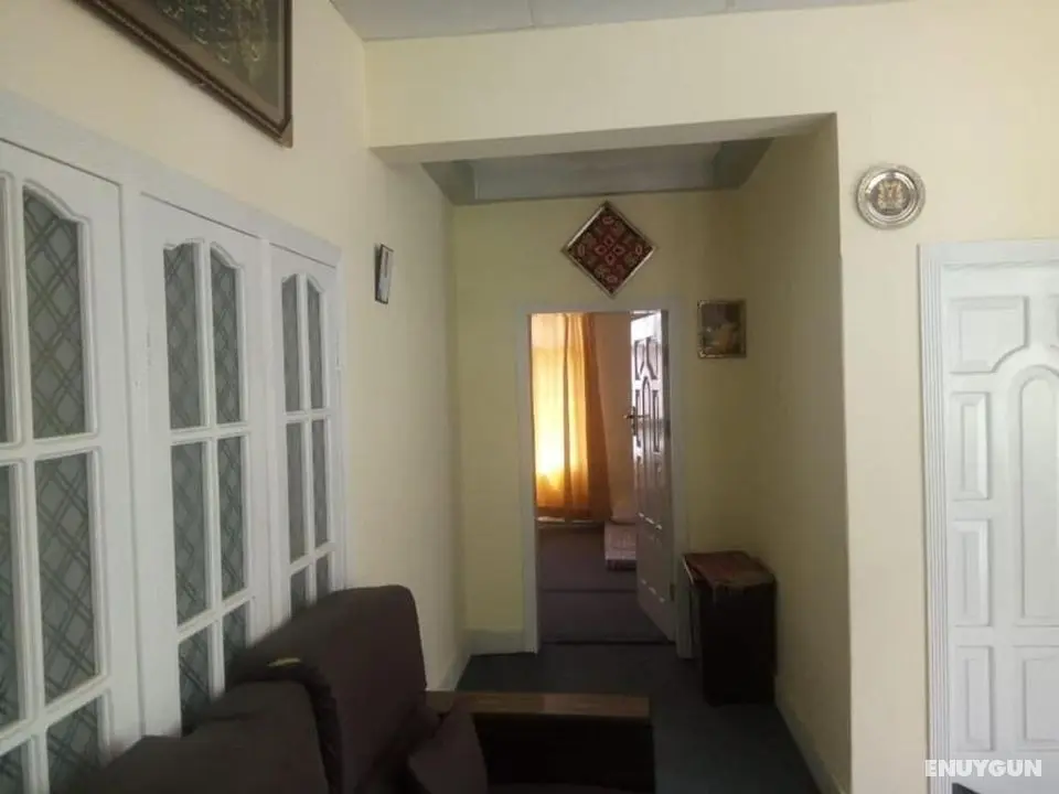 Four Seasons Family Guest House - Lobi
