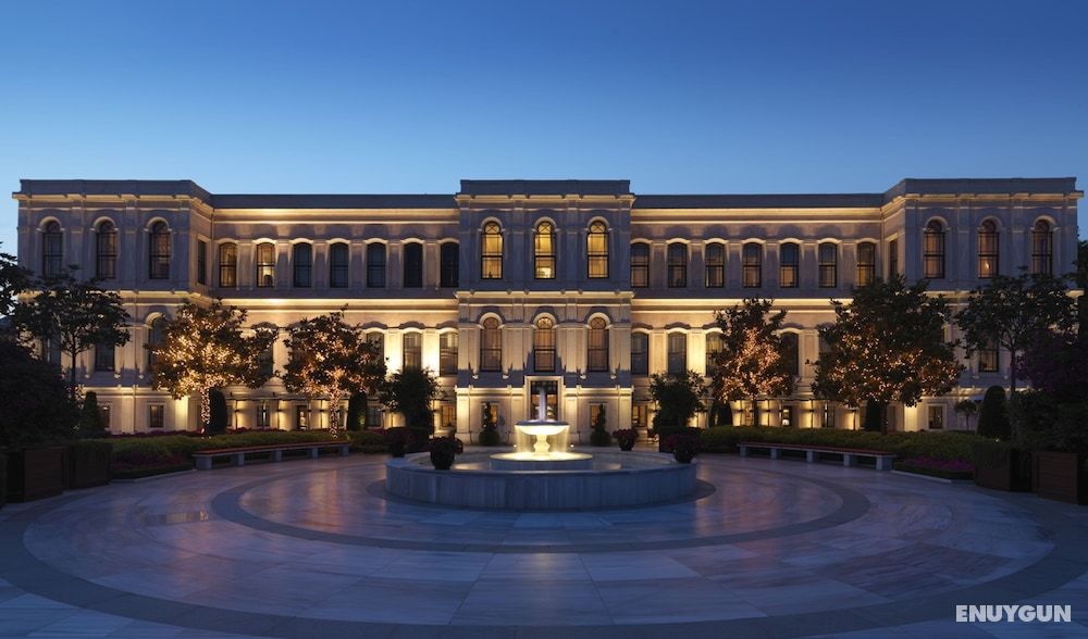 Four Seasons Hotel İstanbul at the Bosphorus