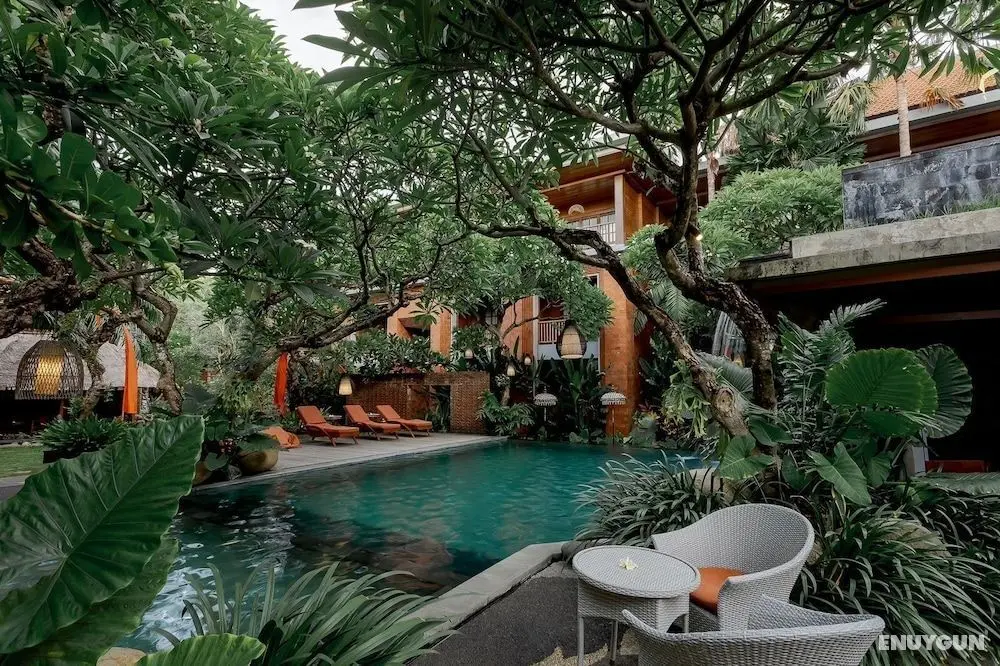 Fourteen Roses Boutique Hotel Legian - Öne Çıkan Resim