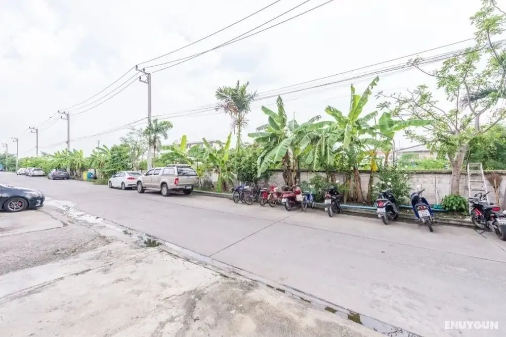 Freesia Guesthouse Klong Luang - Dış Mekan