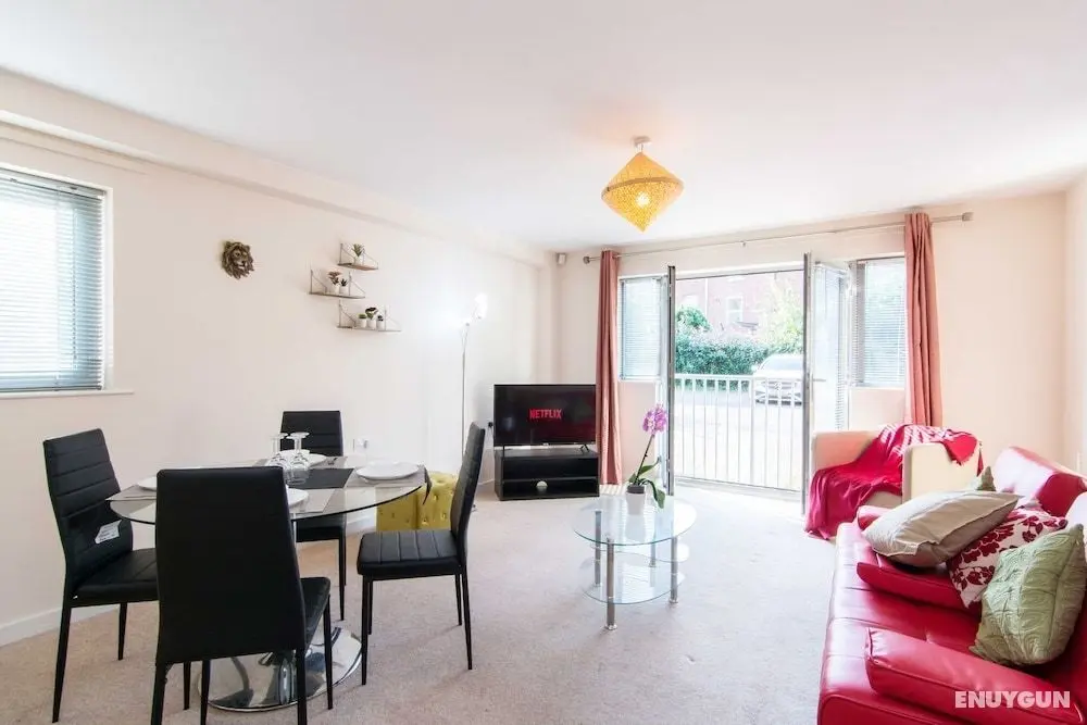 Fremington Court, Coventry - 2 Bedroom Apartment - Öne Çıkan Resim