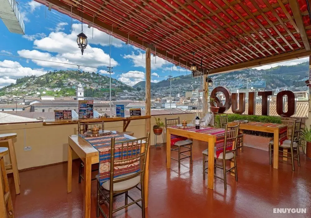Friends Hotel & Rooftop - Bar