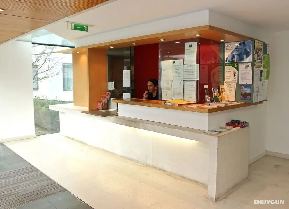 Friendship House - Öne Çıkan Resim
